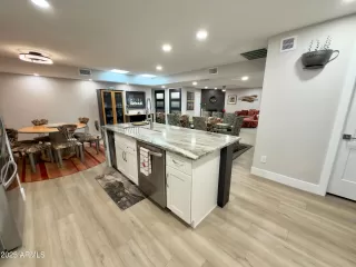 Photo #6: 6933666 Listing 