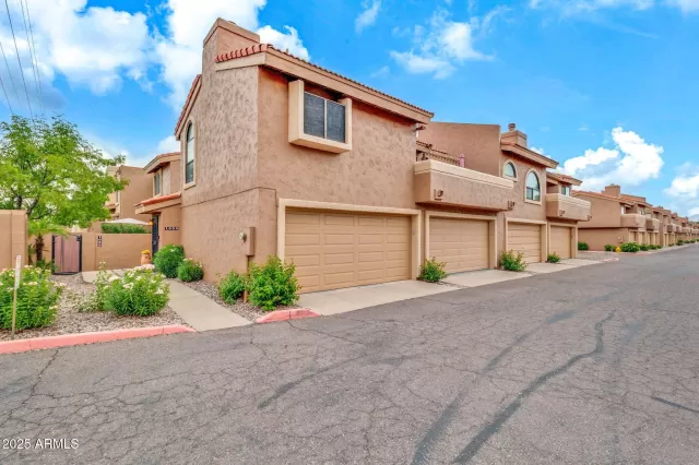 MLS: 6933730 Condo For Sale