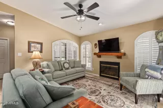 Photo #5: 6933778 Listing