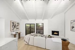 Photo #3: 6933802 Listing 