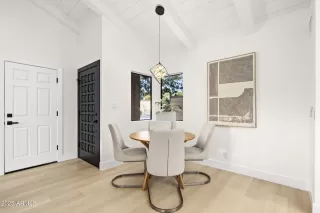 Photo #6: 6933802 Listing 