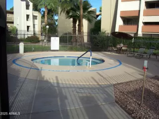 Photo #4: 6933832 Listing