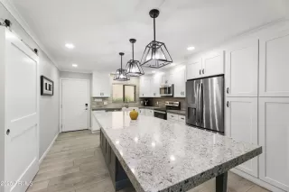 Photo #3: 6933878 Listing 