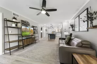 Photo #5: 6933878 Listing 