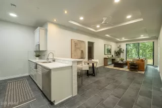 Photo #4: 6934218 Listing