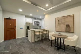 Photo #5: 6934218 Listing