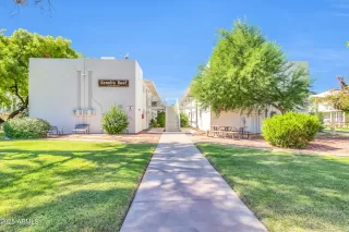 Photo #3: 6934259 Listing 