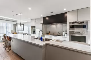 Photo #3: 6934260 Listing 