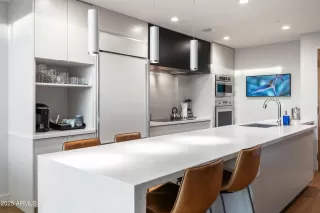 Photo #5: 6934260 Listing 