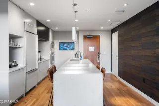 Photo #6: 6934260 Listing 