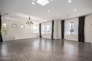 Photo #6: 6934360 Listing