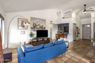Photo #2: 6934618 Listing 