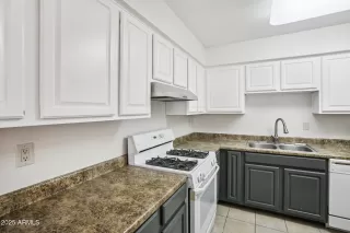 Photo #6: 6934736 Listing 