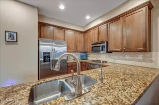 Photo #6: 6934914 Listing