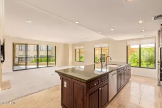 Photo #6: 6934929 Listing 