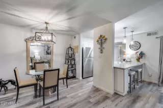 Photo #3: 6934996 Listing