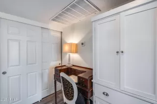 Photo #5: 6934996 Listing