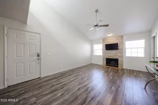 Photo #3: 6935041 Listing 