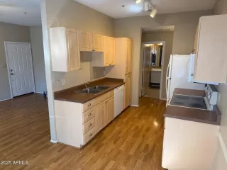 Photo #2: 6935044 Listing 