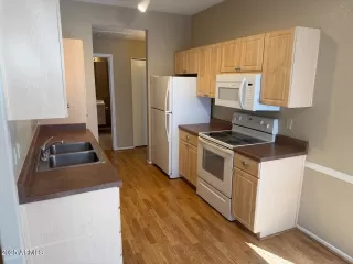 Photo #3: 6935044 Listing 