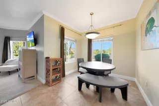 Photo #2: 6935075 Listing