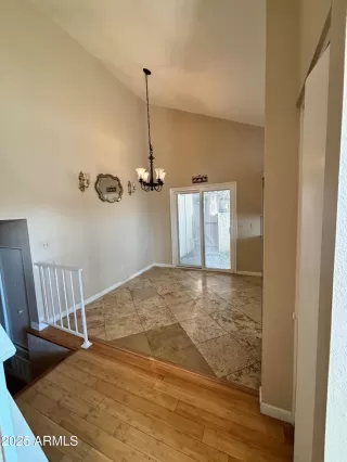 Photo #3: 6935134 Listing 