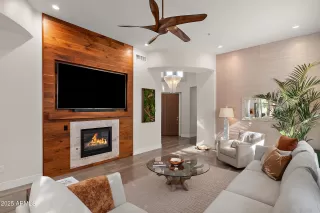 Photo #5: 6935149 Listing 