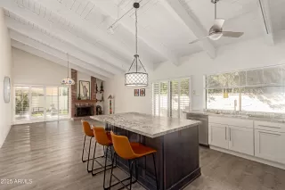 Photo #2: 6935155 Listing 