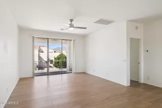 Photo #6: 6935158 Listing