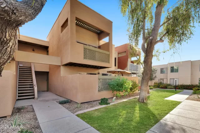 MLS: 6935277 Condo For Sale