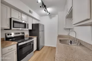 Photo #2: 6935277 Listing