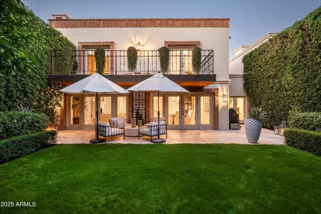 MLS: 6935304 Condo For Sale