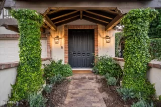 Photo #5: 6935304 Listing