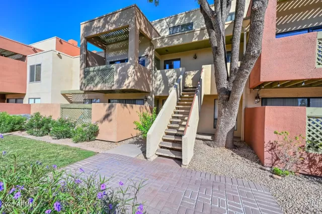 MLS: 6935317 Condo For Sale