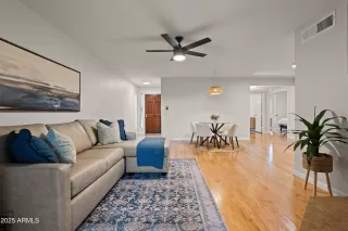 Photo #3: 6935318 Listing 