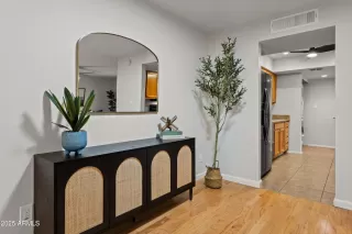 Photo #6: 6935318 Listing 