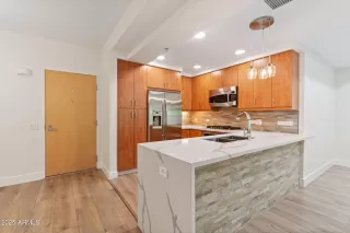 Photo #4: 6935332 Listing 