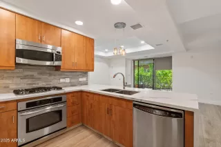 Photo #5: 6935332 Listing 