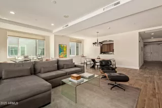 Photo #4: 6935381 Listing