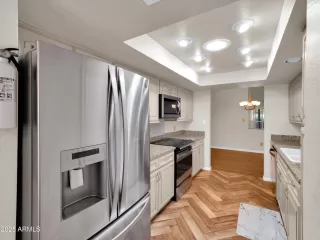 Photo #4: 6935386 Listing