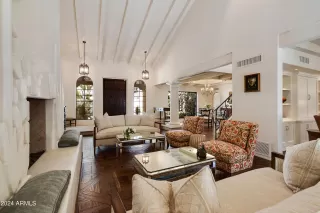 Photo #5: 6935513 Listing