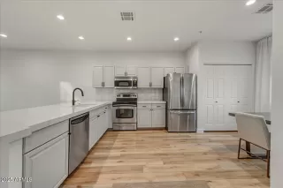 Photo #3: 6935583 Listing 