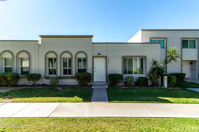 MLS: 6935620 Condo For Sale