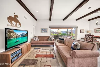 Photo #6: 6935722 Listing 