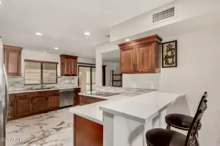 Photo #4: 6935724 Listing 