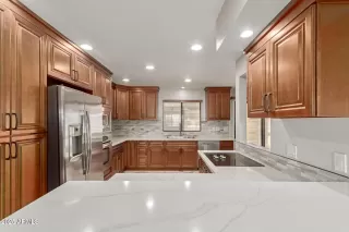 Photo #5: 6935724 Listing 