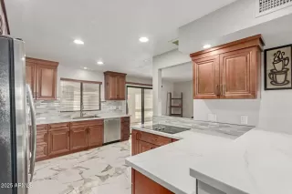 Photo #6: 6935724 Listing 