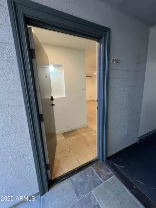 Photo #2: 6935762 Listing