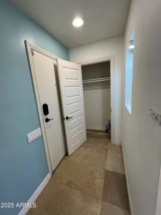 Photo #4: 6935762 Listing