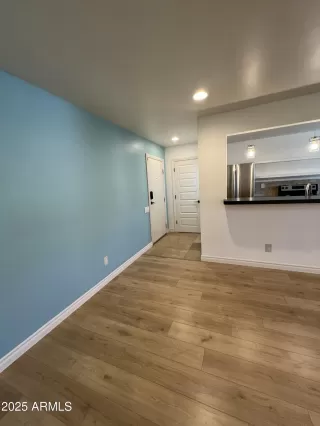 Photo #5: 6935762 Listing